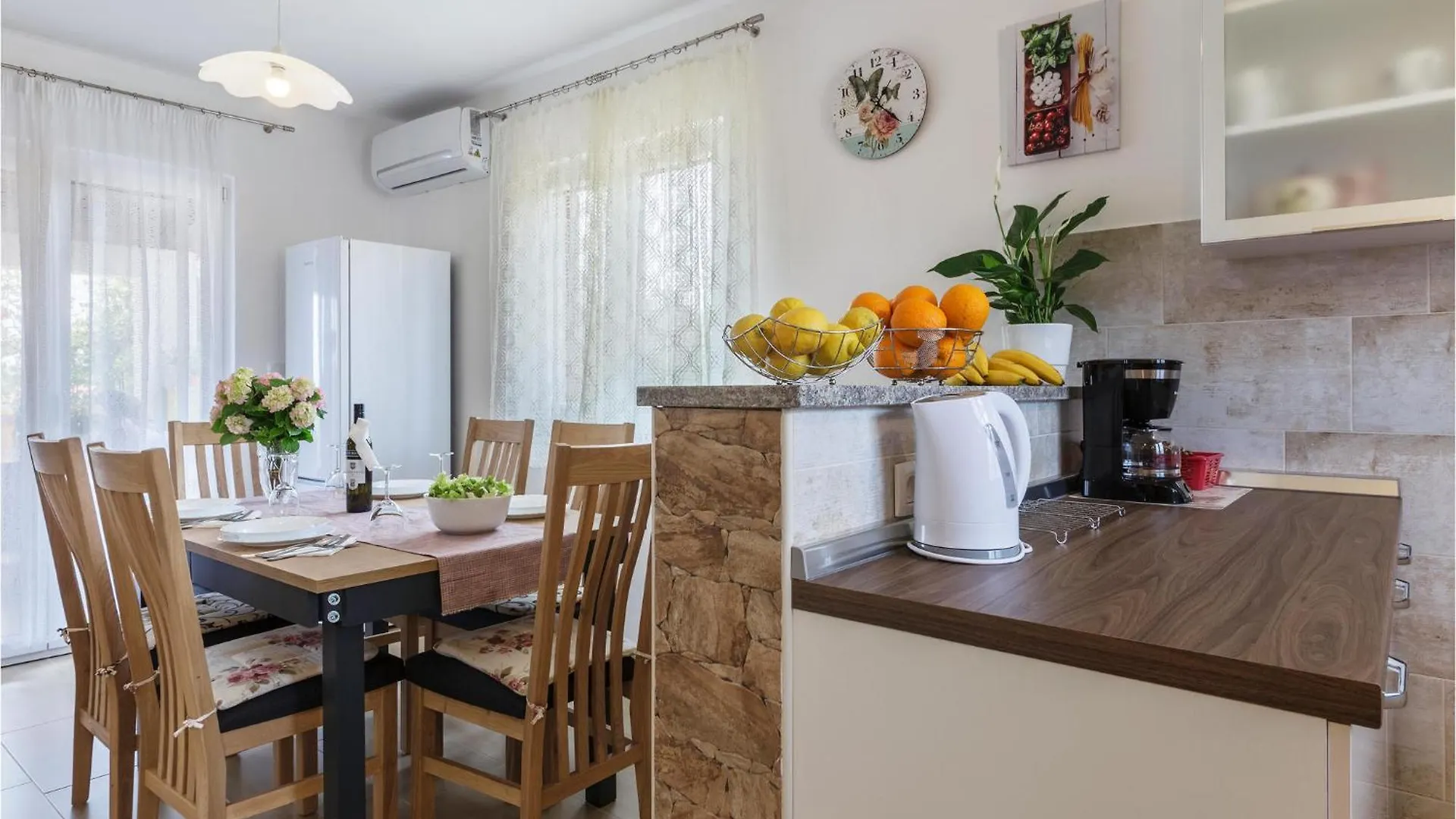 Beautiful Home In Krnica With Wifi 0*,  Croazia
