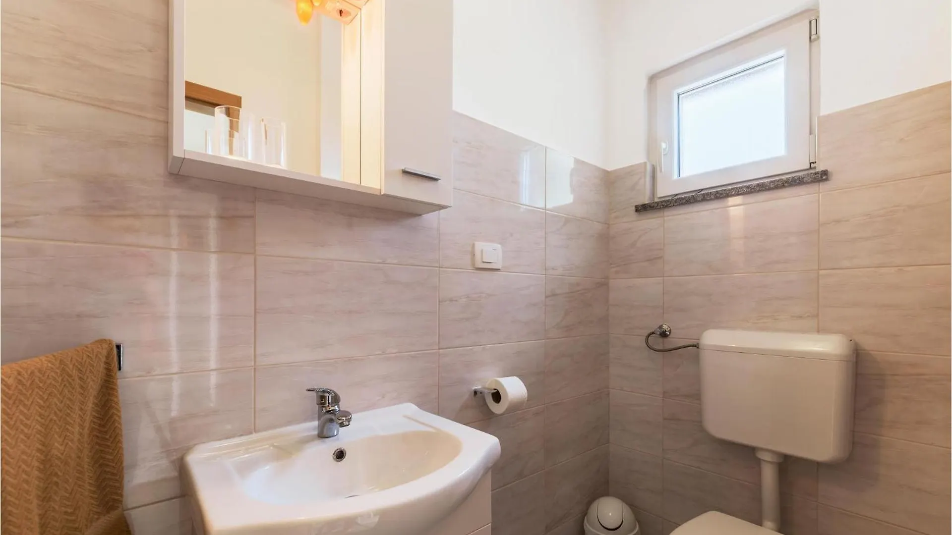 Beautiful Home In Krnica With Wifi